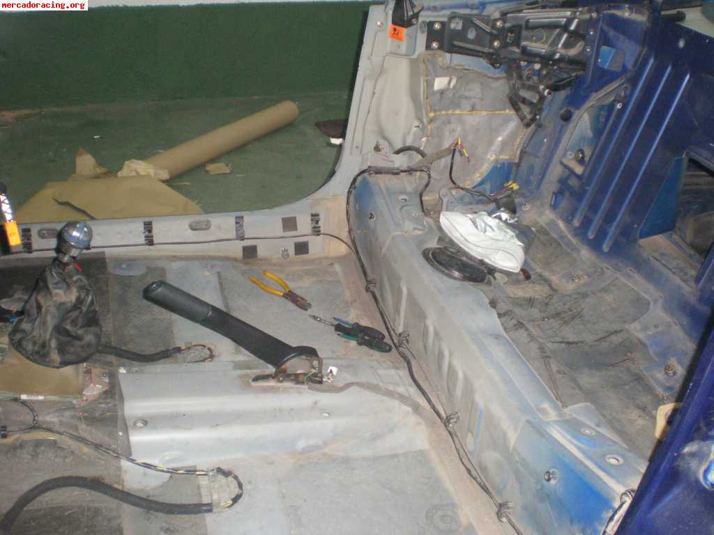 No obra la gasolina del depósito de gasolina de los floreros 2106
