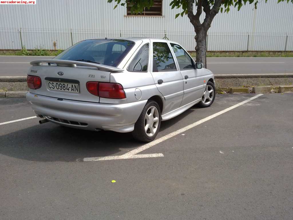 Ford Escort Xri 800