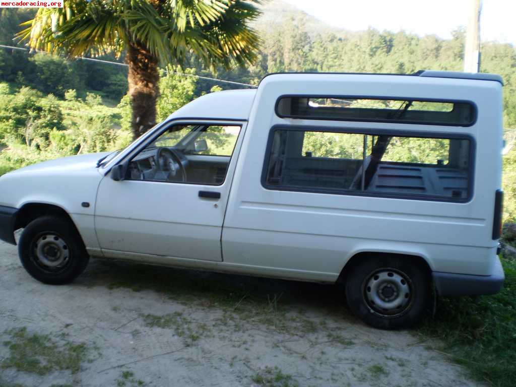 se-vende-renault-express_0.jpg