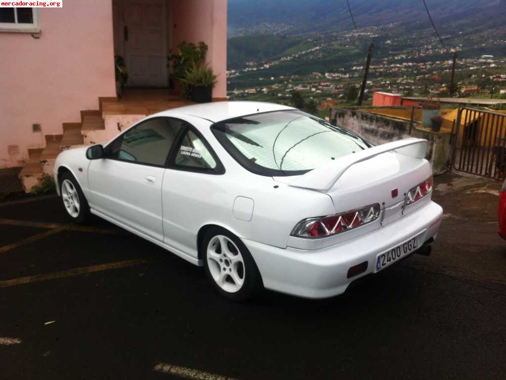 Integra type r races a honda prelude
