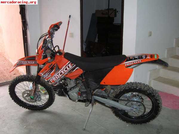 KTM 250 EXC 4 Tiempos del año 2007 con muy pocas horas de uso y extras.