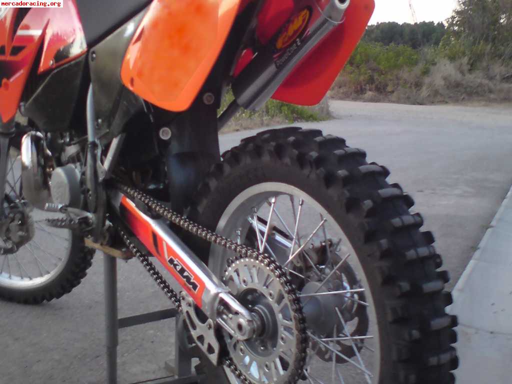 VENDO KTM 250 EXC EN DURO AÑO 2000