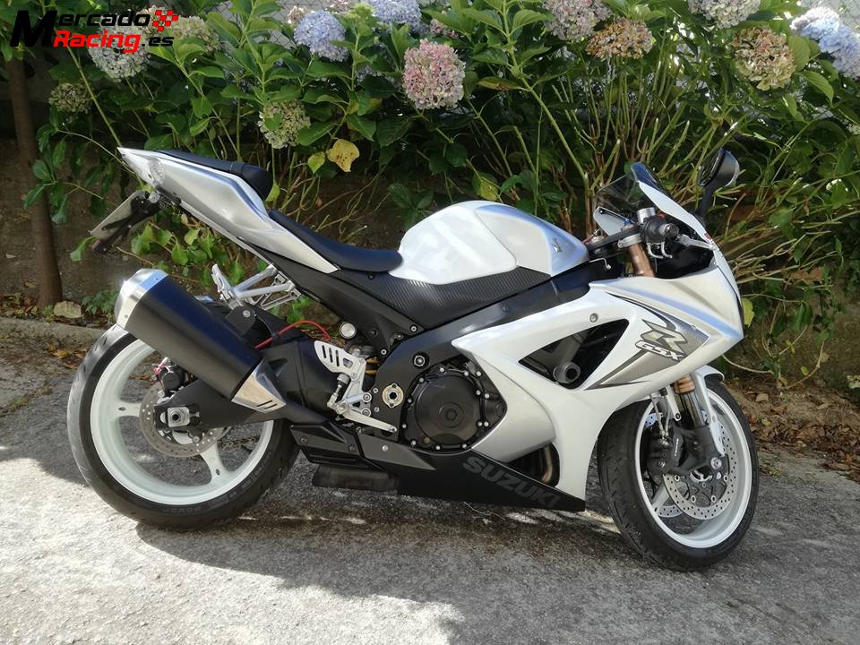 SUZUKI GSXR 1000 K8