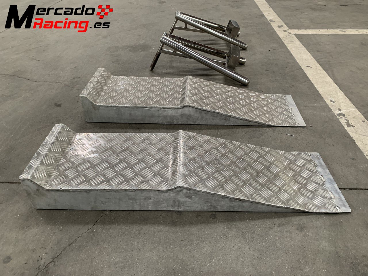 se venden ramplas de aluminio y caballetes de acero inox