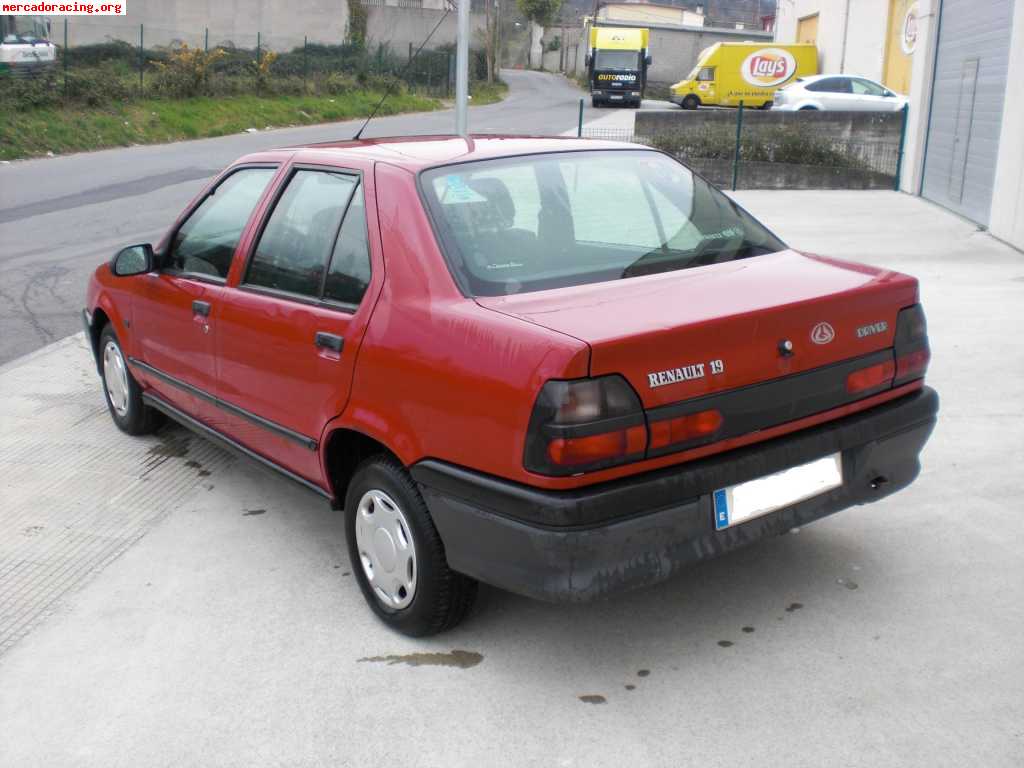 Renault 19 хэтчбек
