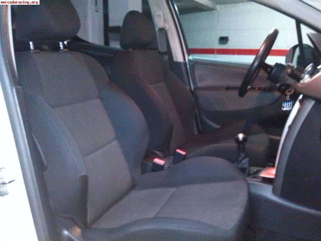 Peugeot 207 салон
