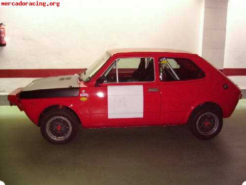 coche clasico de competicion SEAT 127