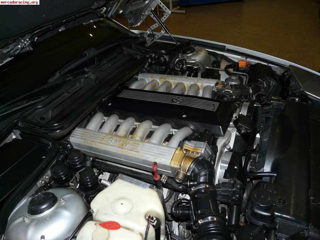 V12 двигатель bmw