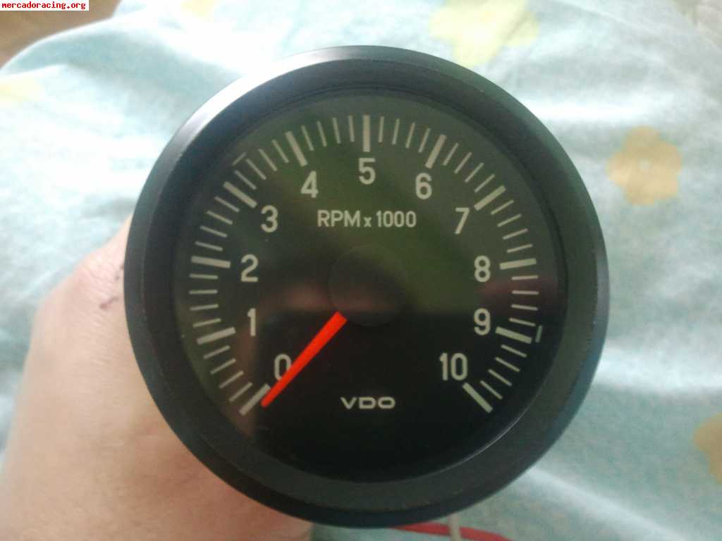 Часы vdo автомобильные