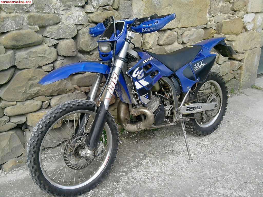 GAS GAS EC ENDURO 250 ,AÑO 2003,VENDO O CAMBIO POR 4X4 O ATV