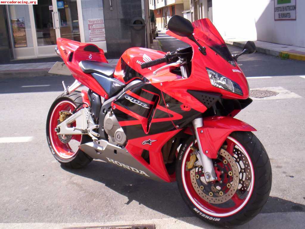 Honda CBR600RR año 2004.